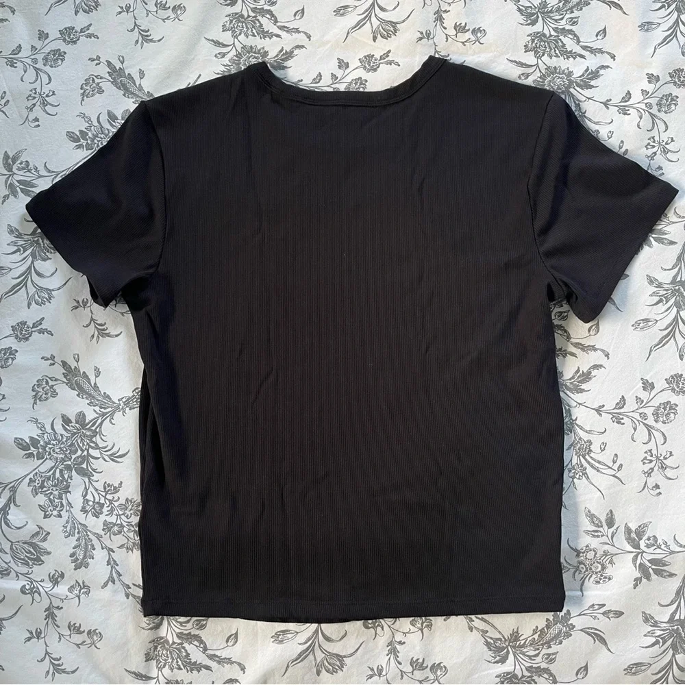 Athleta Signature Rib Crop Tee Black - Picture 2 of 4